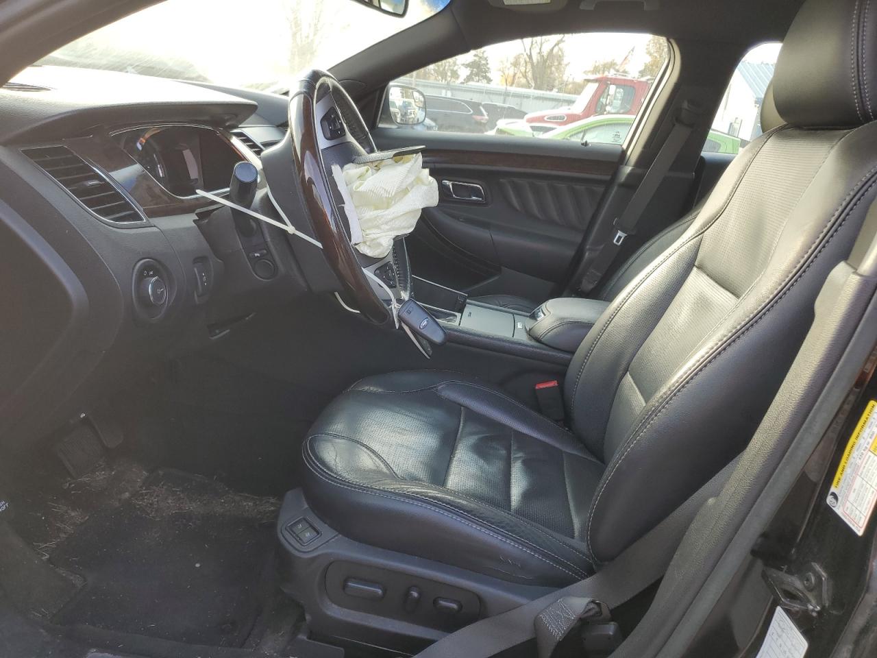 2016 Ford Taurus - Image 7