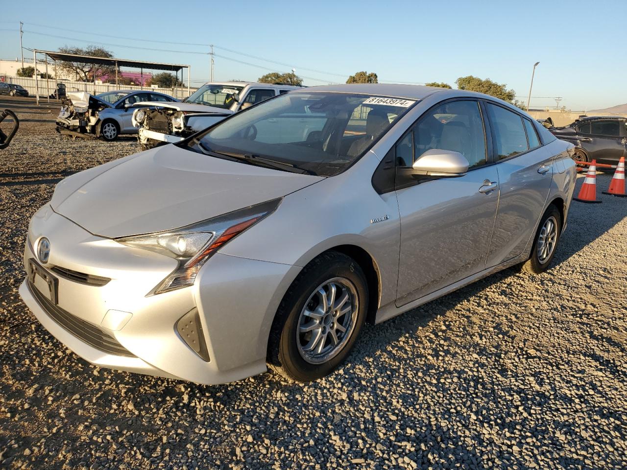 VIN JTDKBRFU2J3081987 2018 TOYOTA PRIUS no.1