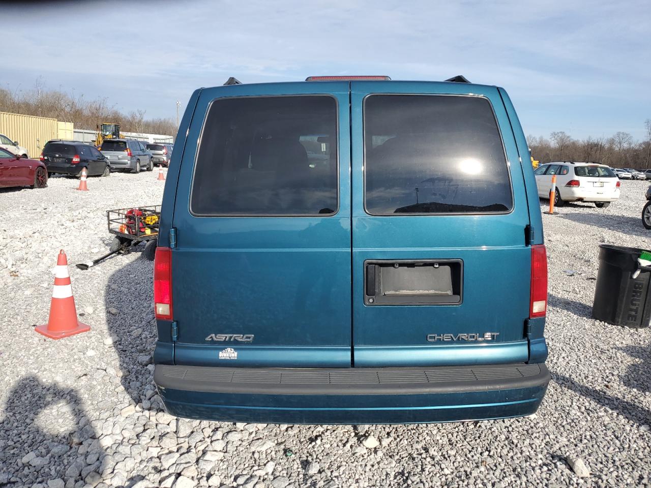 2002 Chevrolet Astro - Image 6