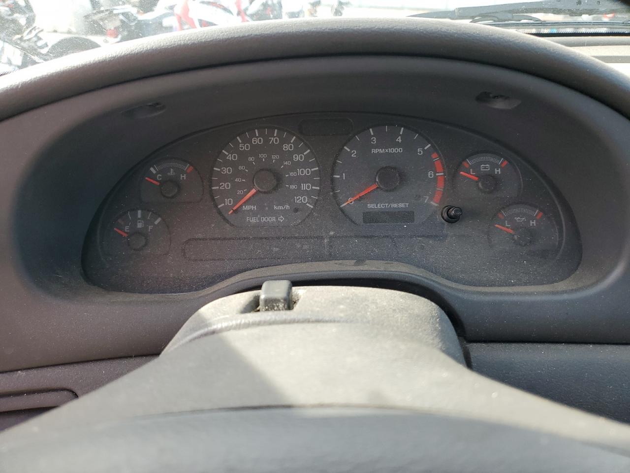 2004 Ford Mustang - Image 9
