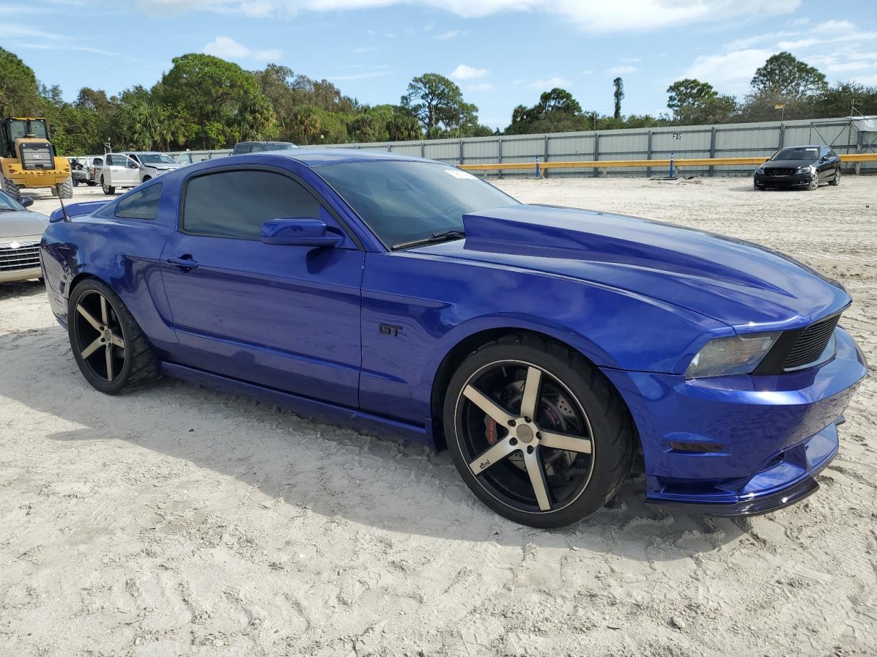 2010 Ford Mustang - Image 4