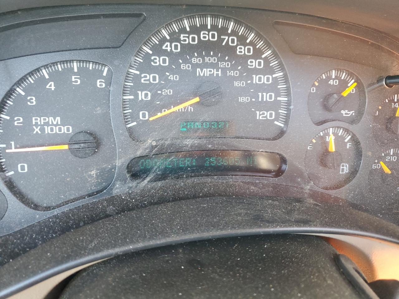 2005 GMC Yukon - Image 9