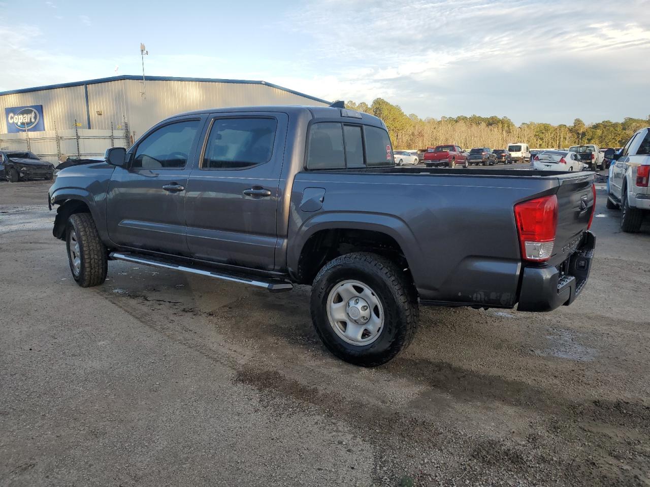 VIN 5TFAX5GN7HX079975 2017 TOYOTA TACOMA no.2