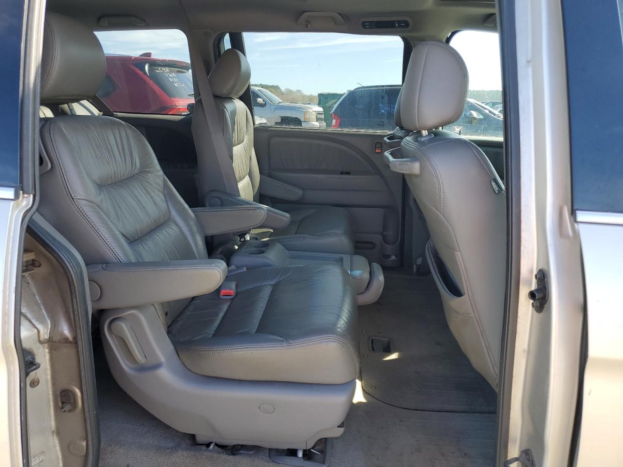 2008 Honda Odyssey - Image 11