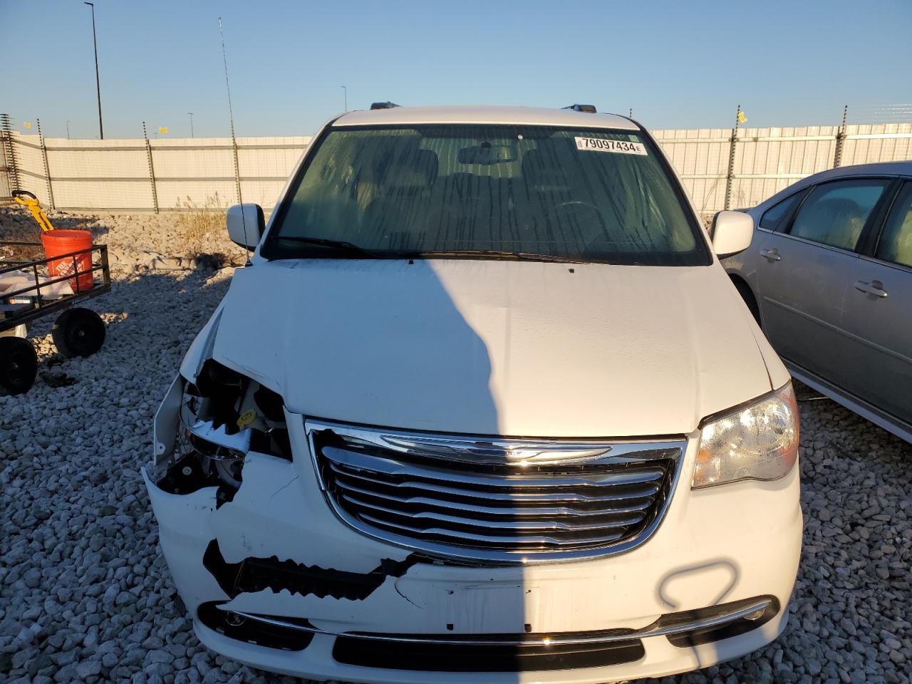 2015 Chrysler Town & Country - Image 5