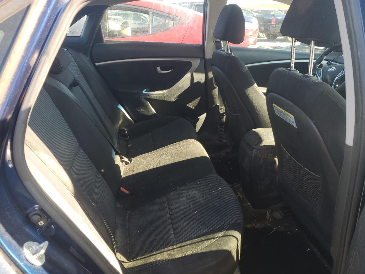 2013 Hyundai Elantra - Image 10