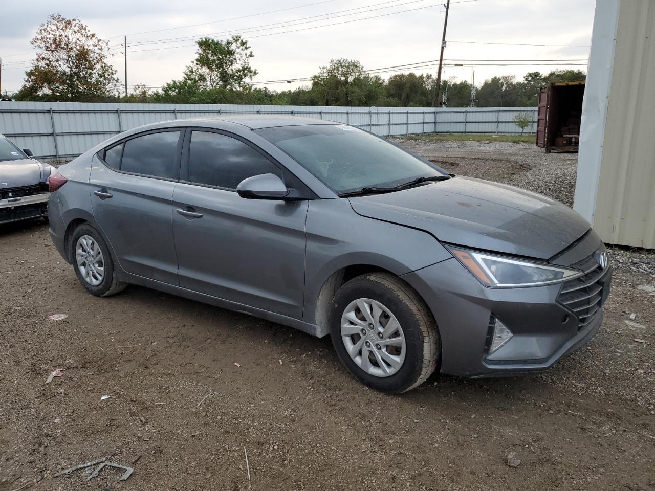 2019 Hyundai Elantra - Image 4