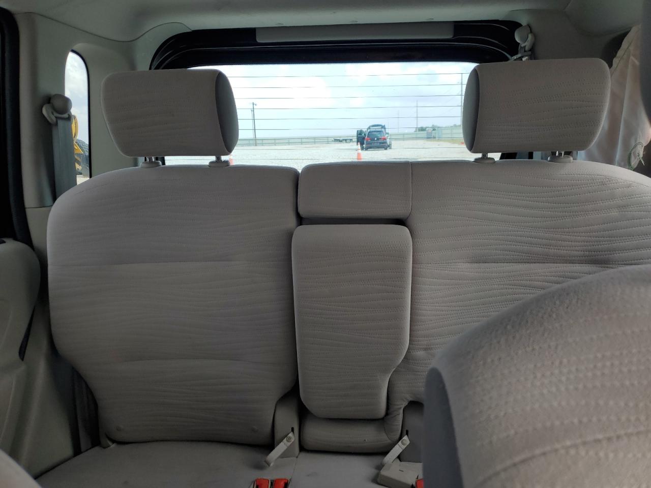 2011 Nissan Cube - Image 10