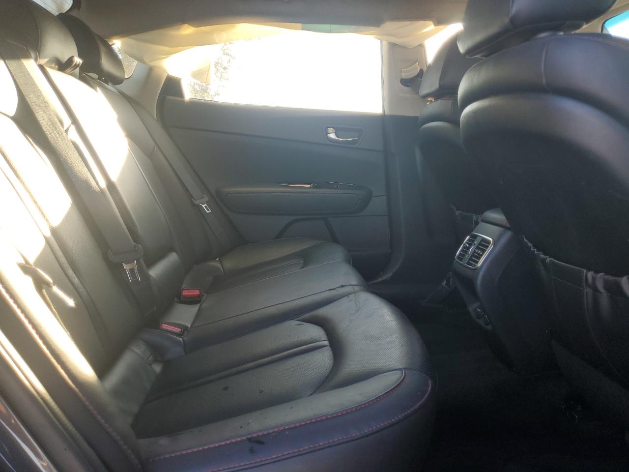 2018 Kia Optima - Image 11