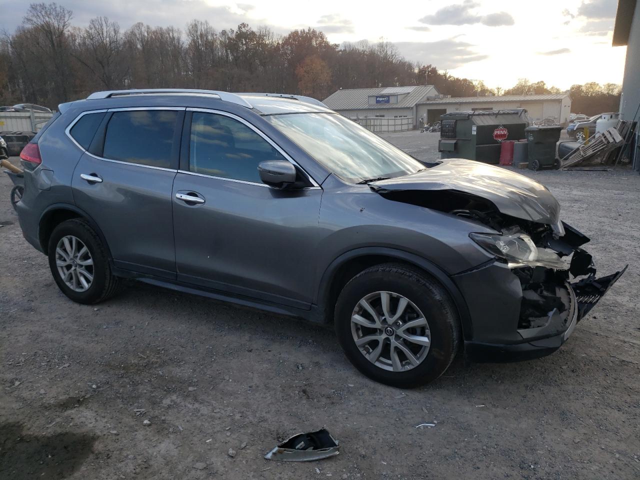 2017 Nissan Rogue - Image 4