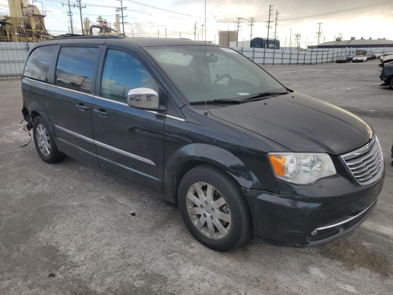 2011 Chrysler Town & Country - Image 4