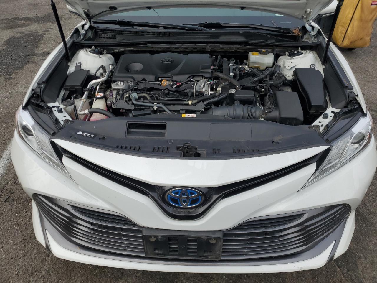 2018 Toyota Camry - Image 11
