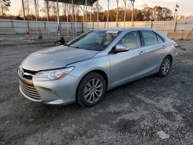  TOYOTA CAMRY 2017 Srebrny