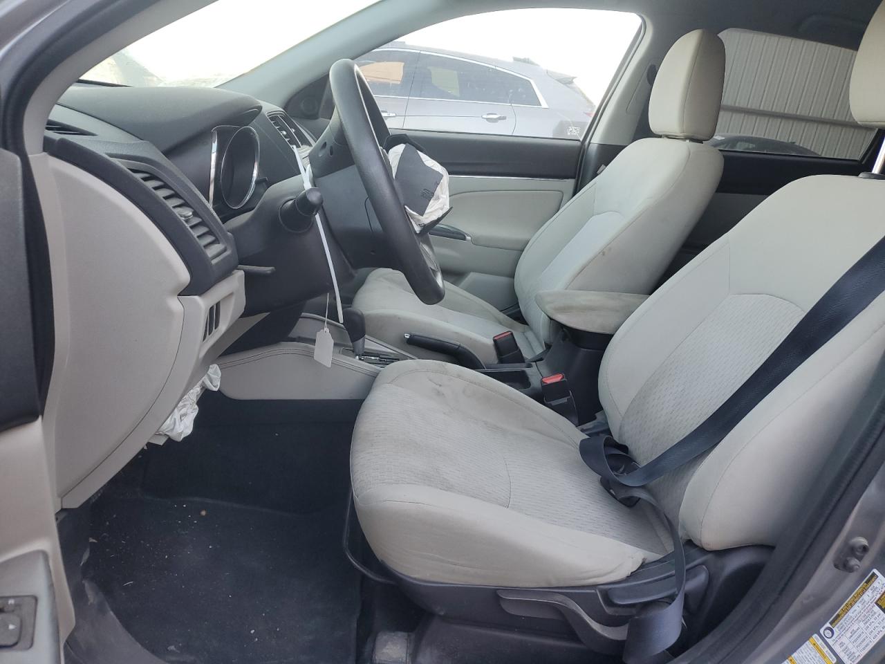 2019 Mitsubishi Outlander - Image 7
