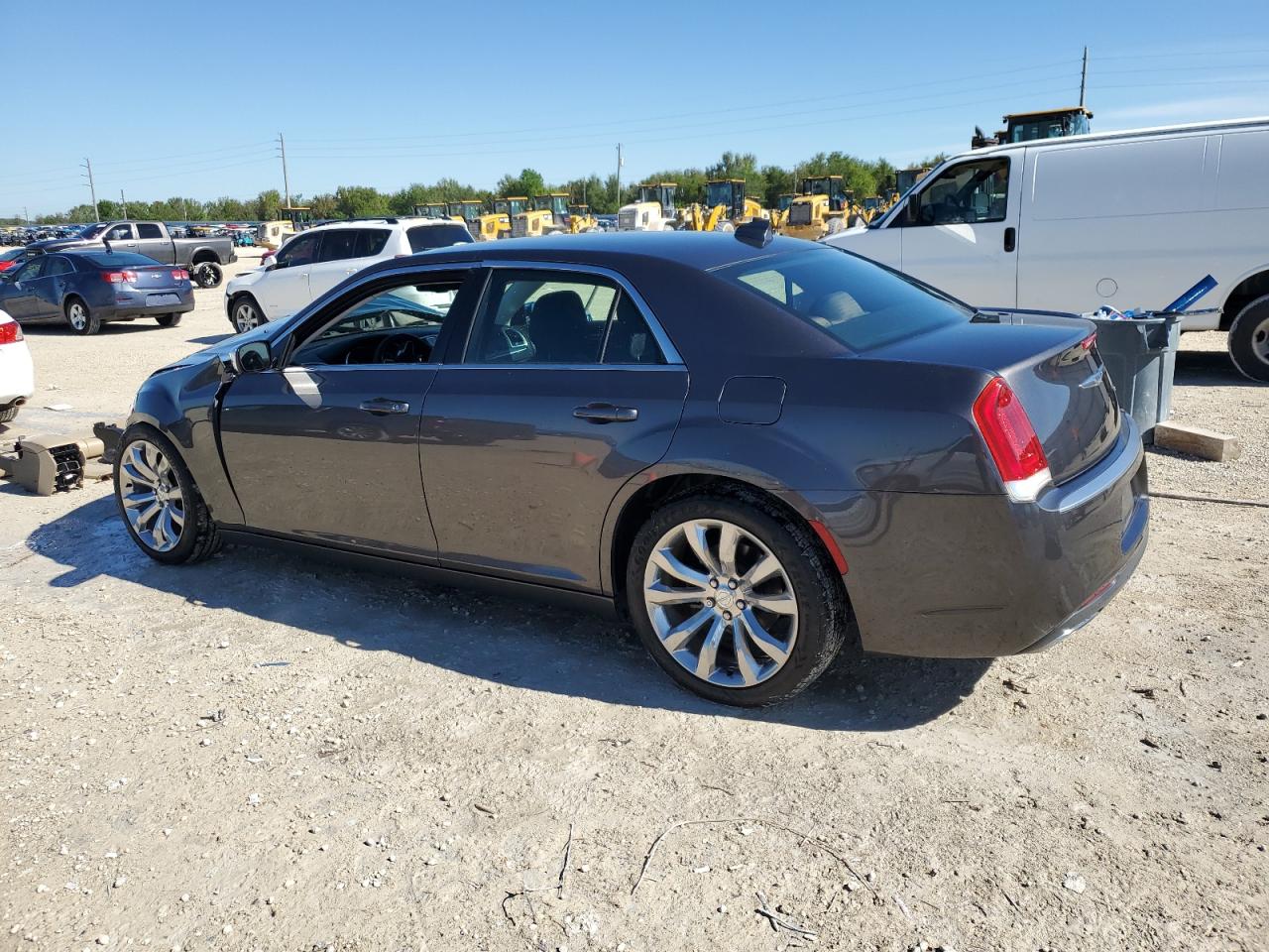 2018 Chrysler 300 - Image 2