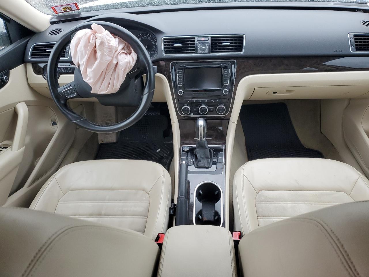 2014 Volkswagen Passat Sel VIN: 1VWCN7A32EC044701 Lot: 82429824