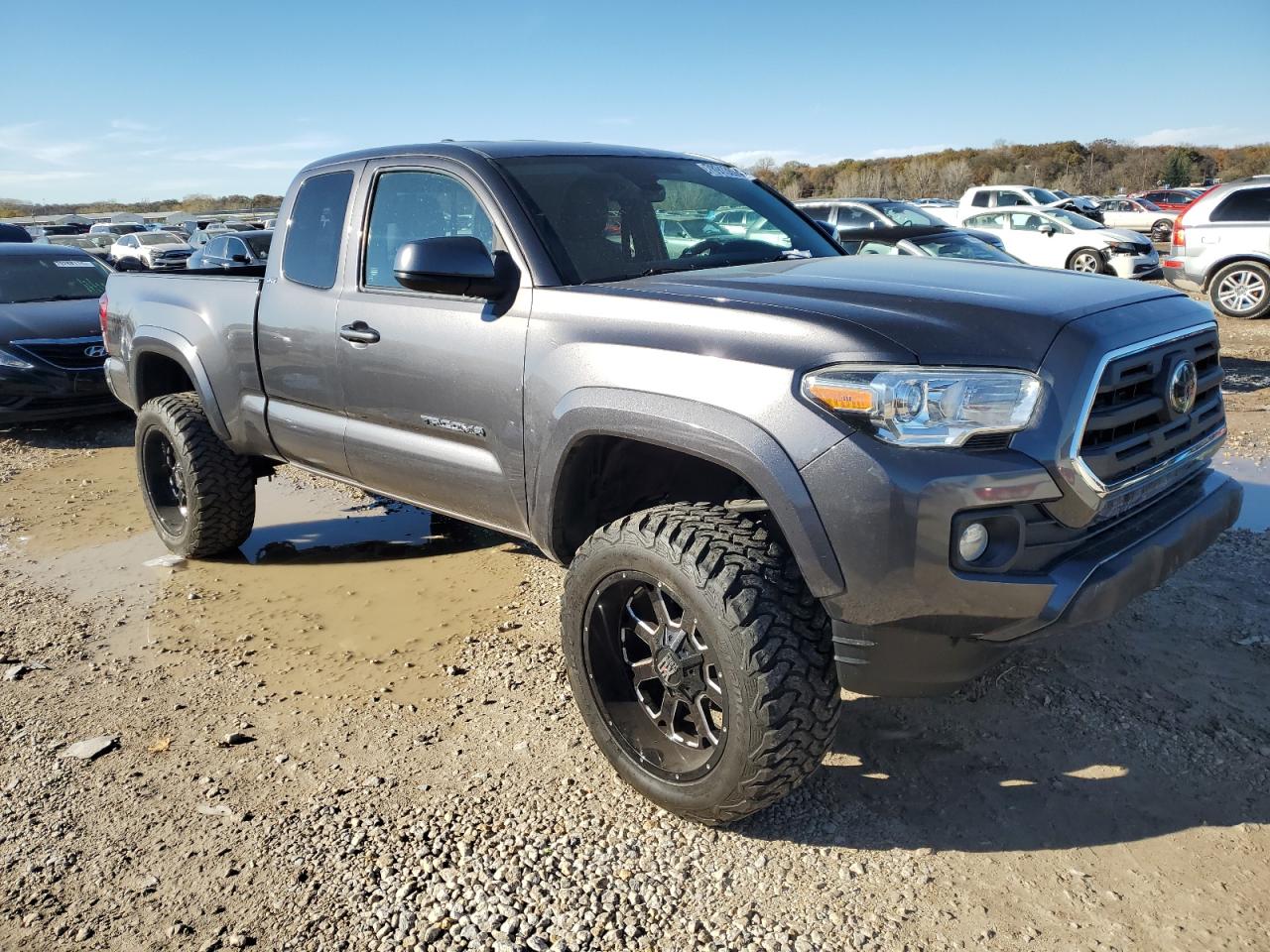 2019 Toyota Tacoma - Image 4