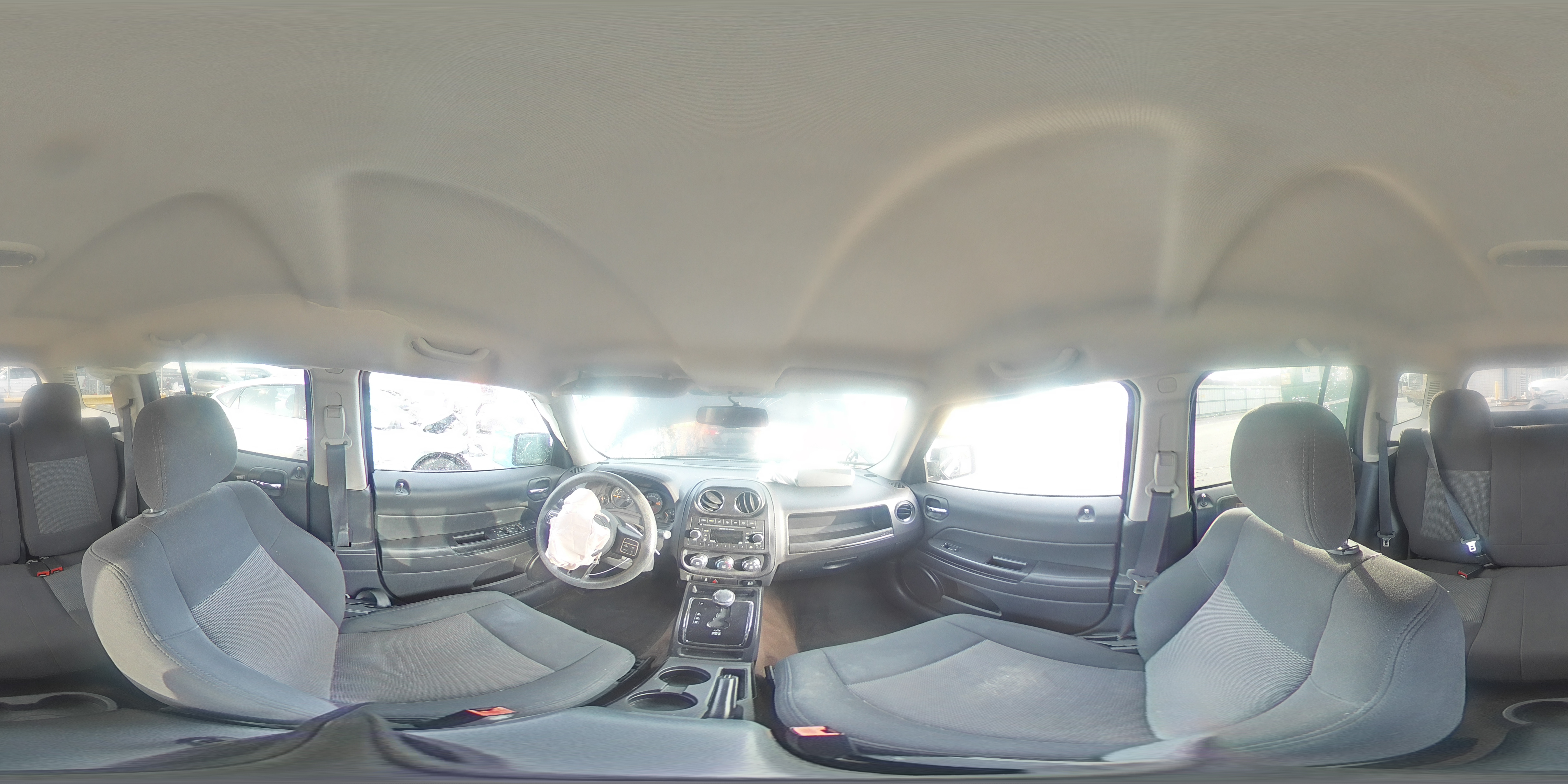 2014 Jeep Liberty (Patriot) - Image 16