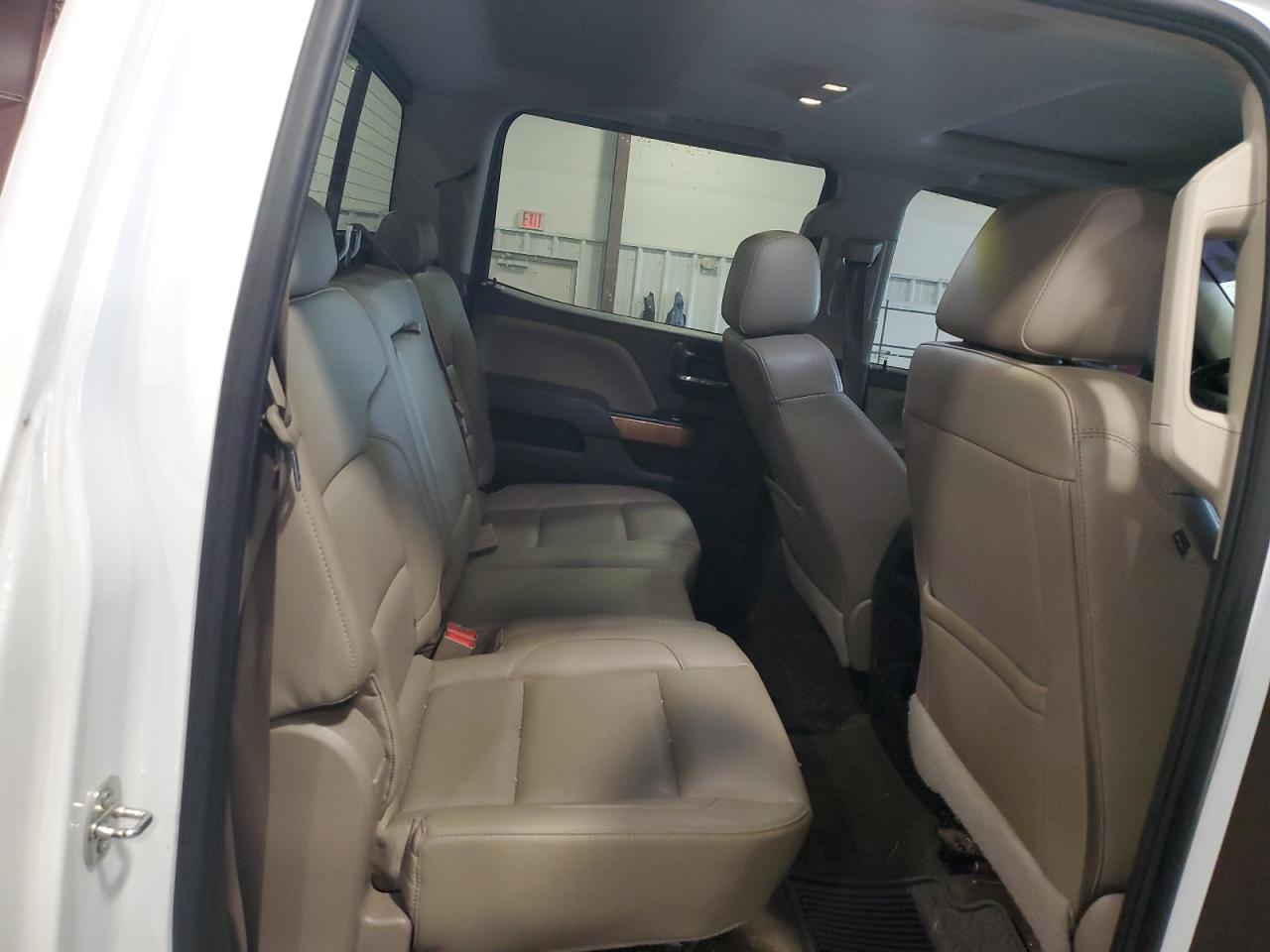 2016 Chevrolet Silverado - Image 10