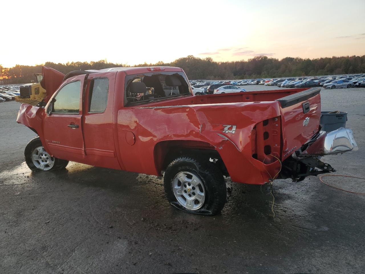 2009 Chevrolet Silverado - Image 2