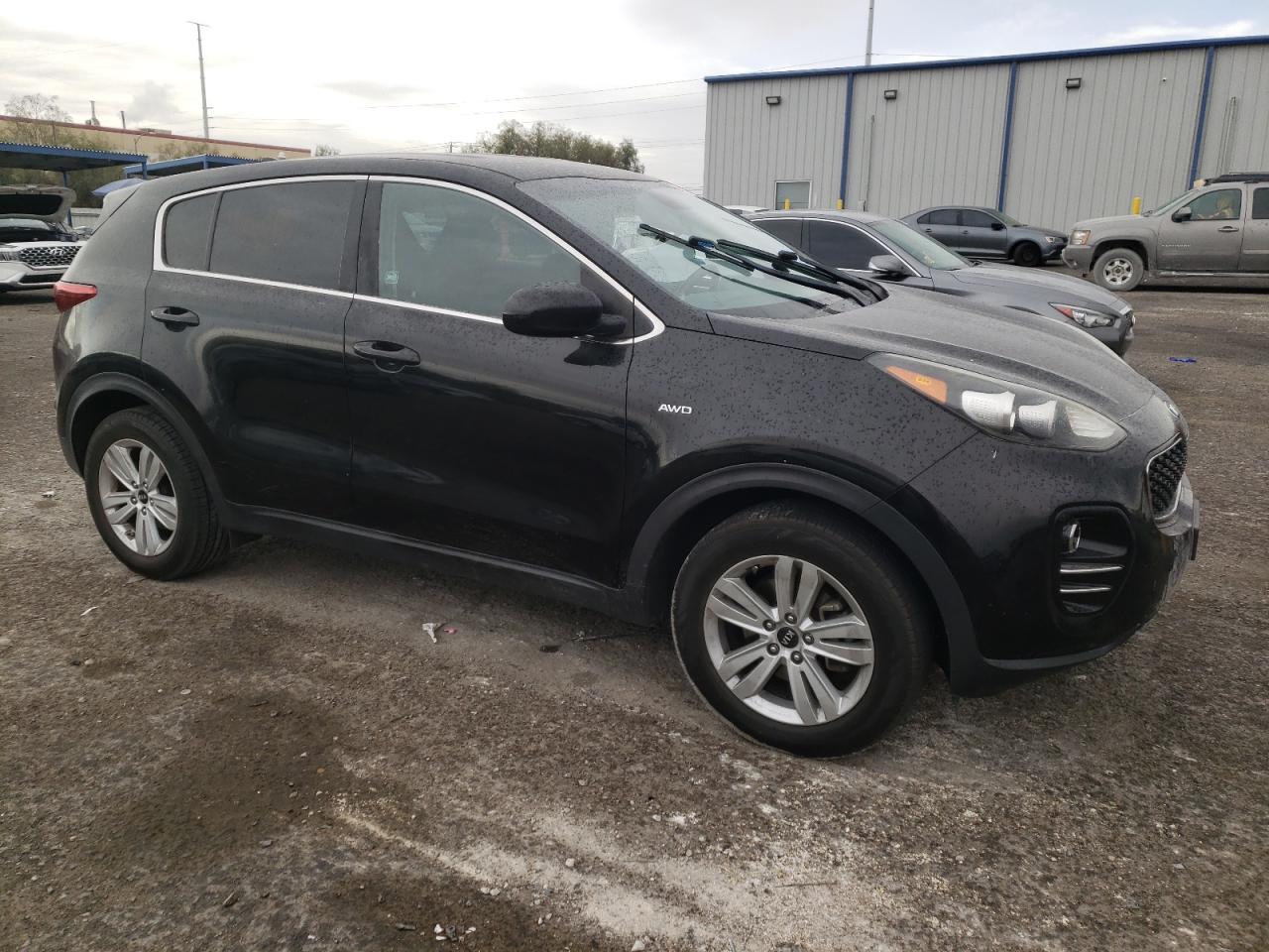 VIN KNDPMCAC4H7192961 2017 KIA SPORTAGE no.4