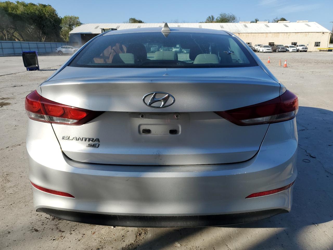 2017 Hyundai Elantra - Image 6
