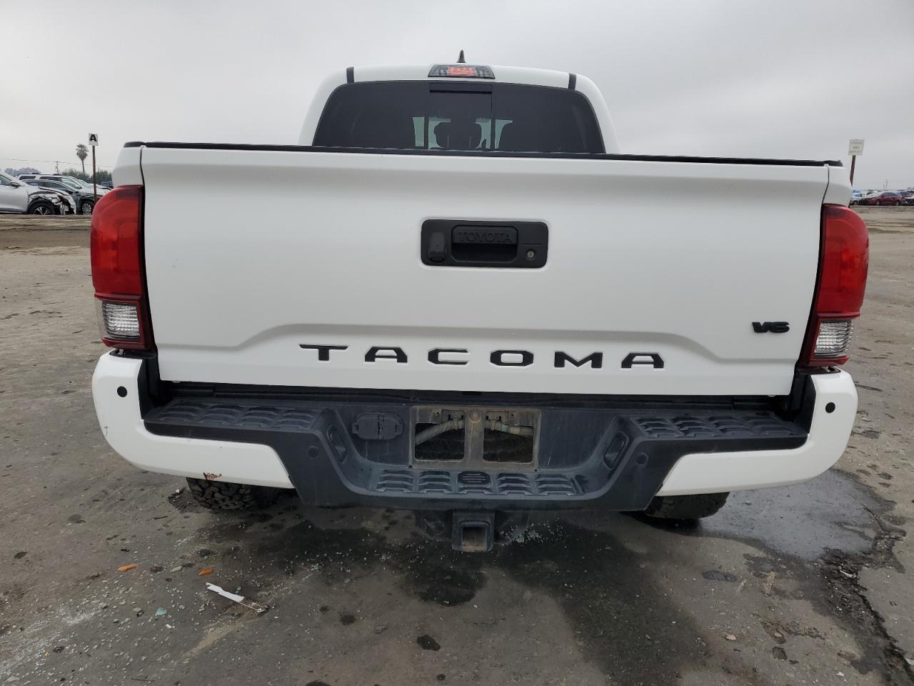 2019 Toyota Tacoma - Image 6