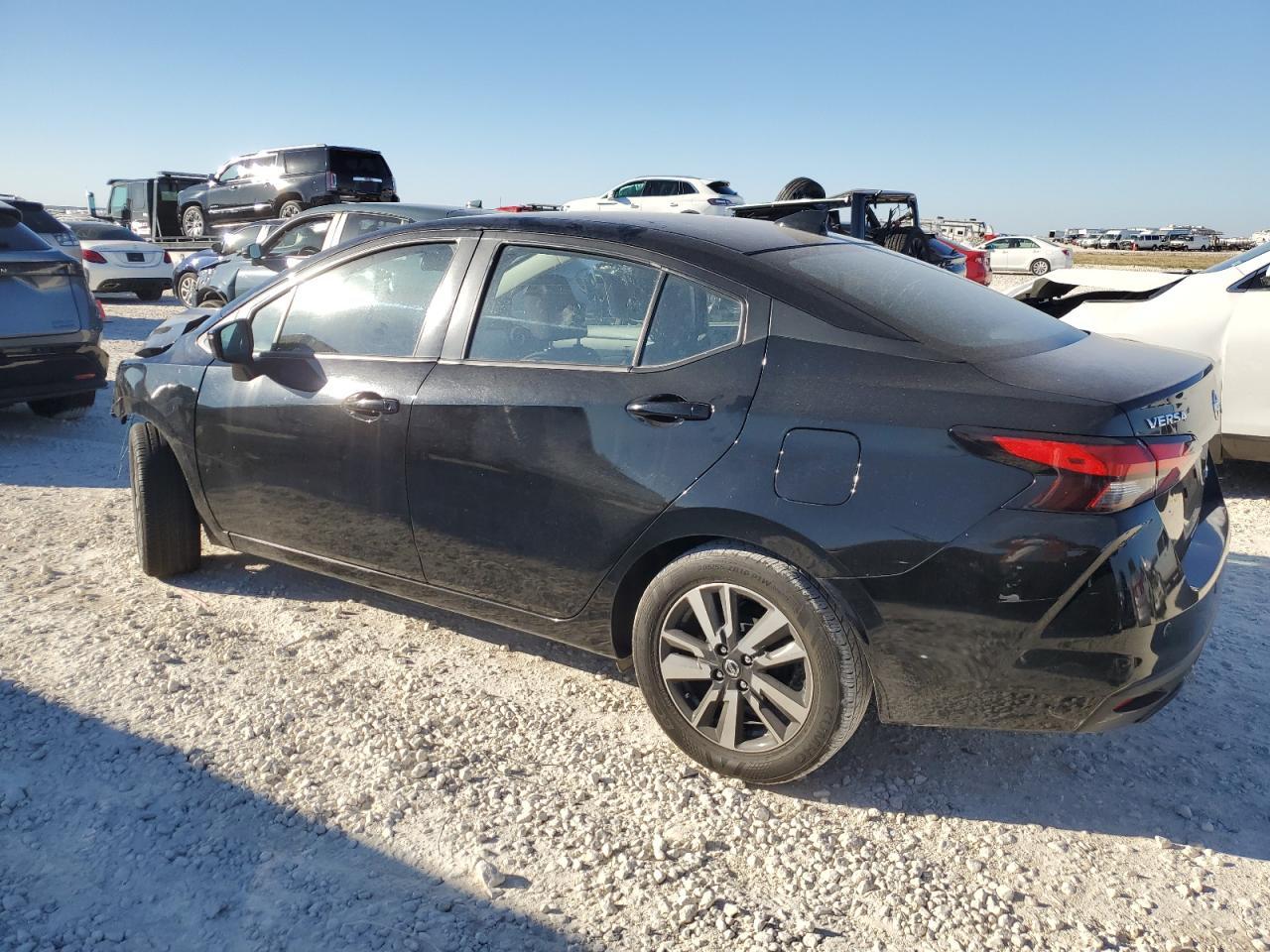 2021 Nissan Versa - Image 2
