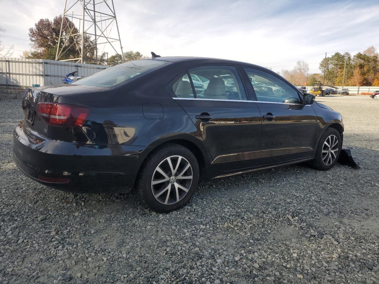 2018 Volkswagen Jetta - Image 3