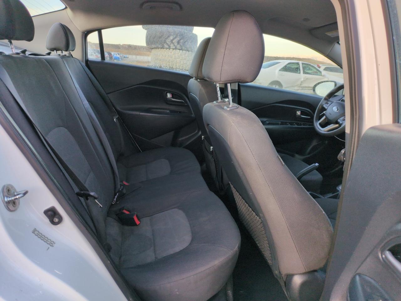 2017 Kia Rio - Image 10