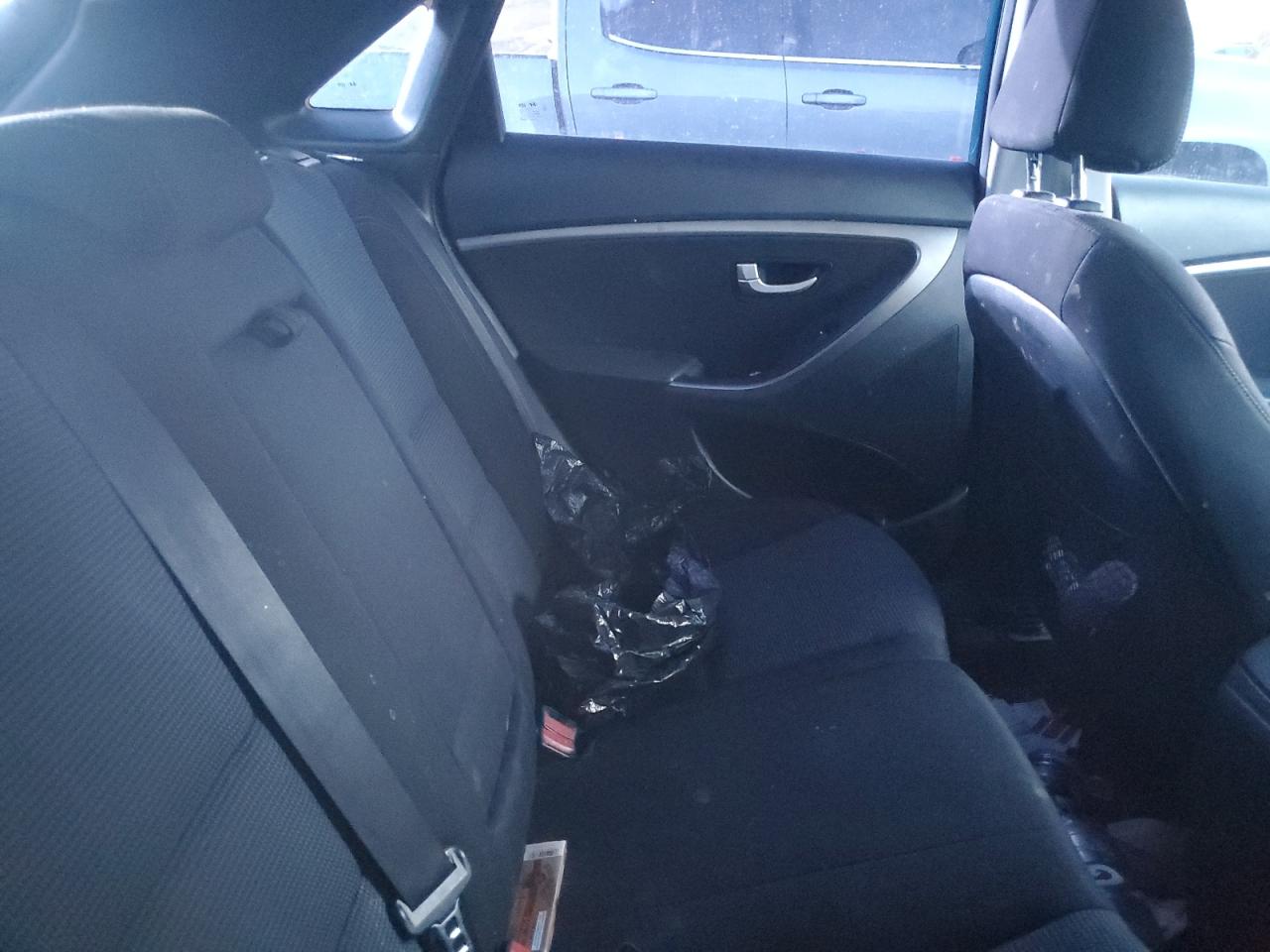 2016 Hyundai Elantra - Image 10