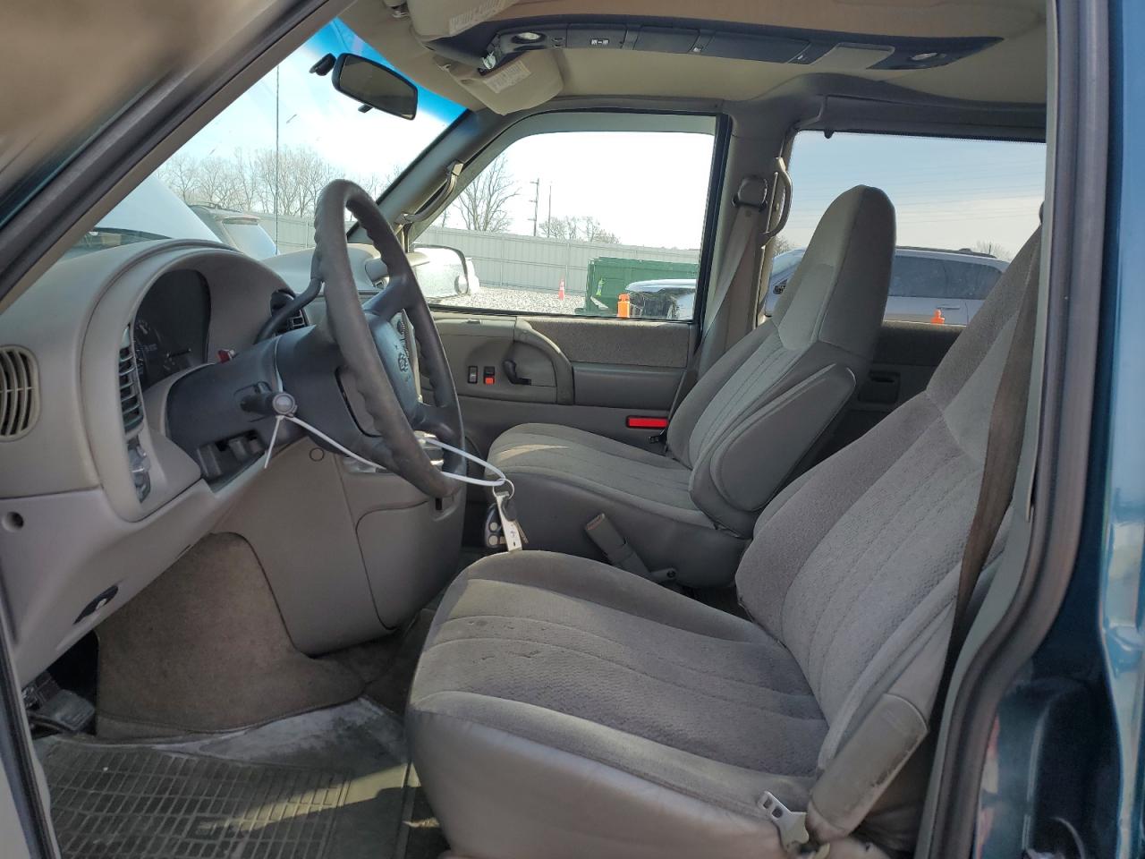 2002 Chevrolet Astro - Image 7
