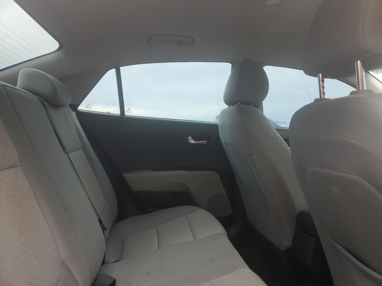 2019 Kia Rio - Image 10