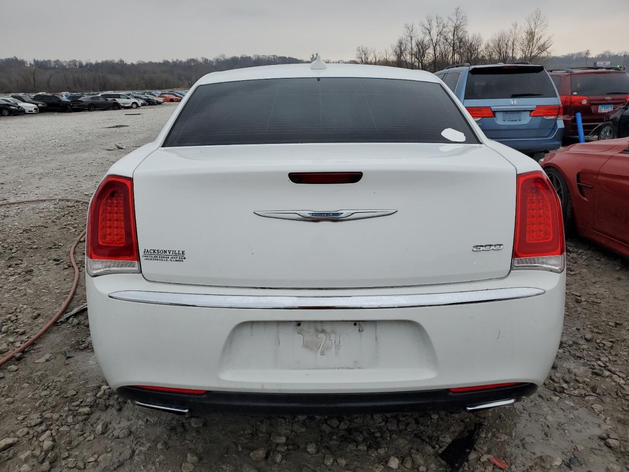 2018 Chrysler 300 - Image 6