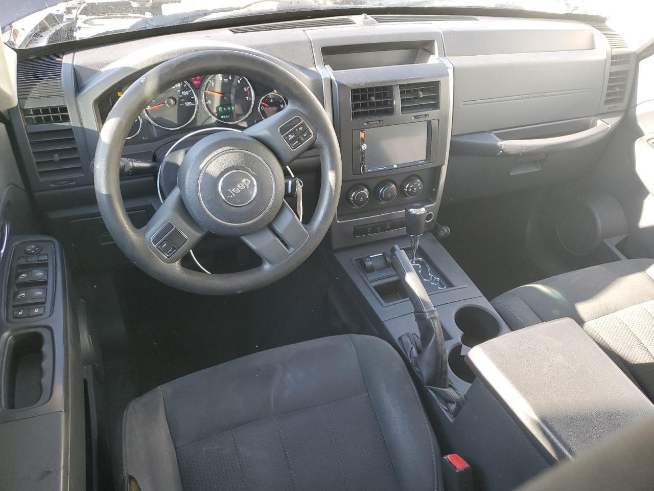 2011 Jeep Liberty (North America) - Image 8
