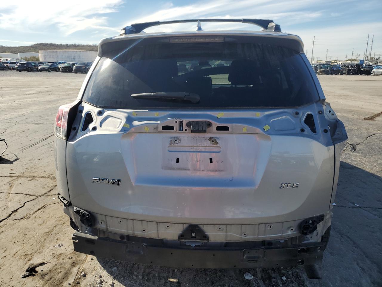 VIN 2T3WFREV2HW371394 2017 TOYOTA RAV4 no.6