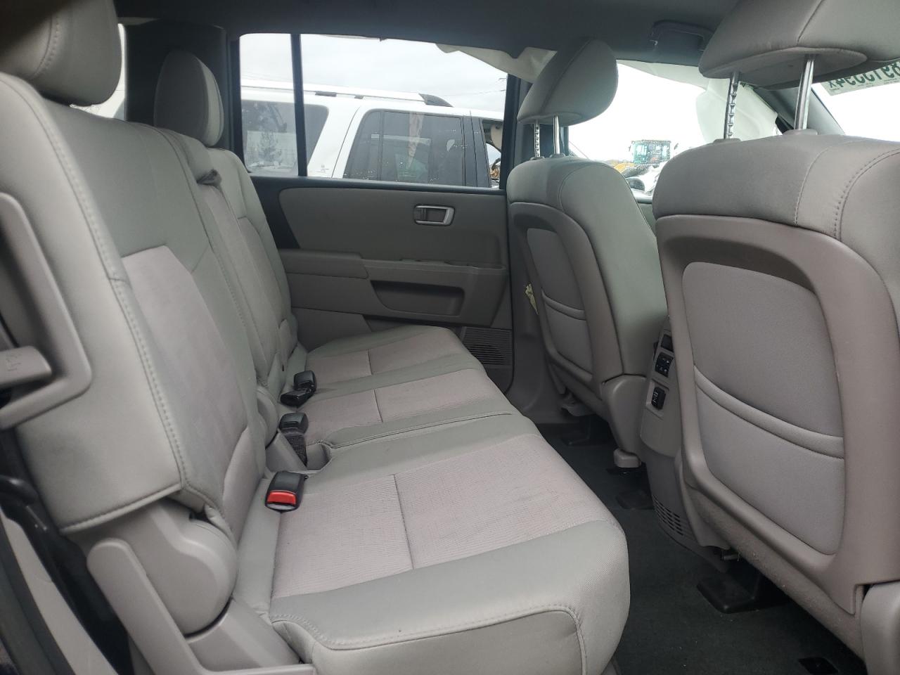 2015 Honda Pilot - Image 11