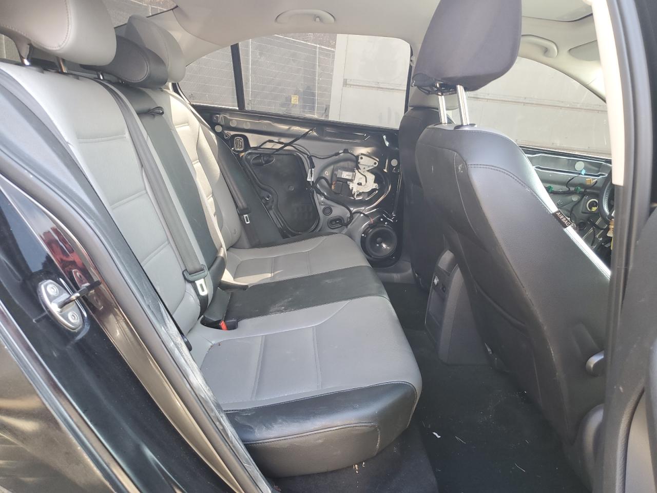 2014 Volkswagen Jetta - Image 10