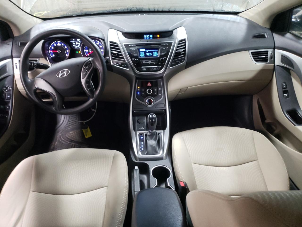 2014 Hyundai Elantra - Image 8