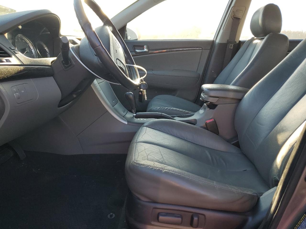 2009 Hyundai Sonata - Image 7