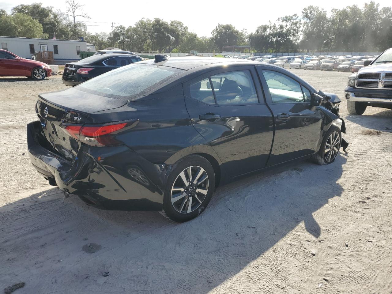 2021 Nissan Versa - Image 3