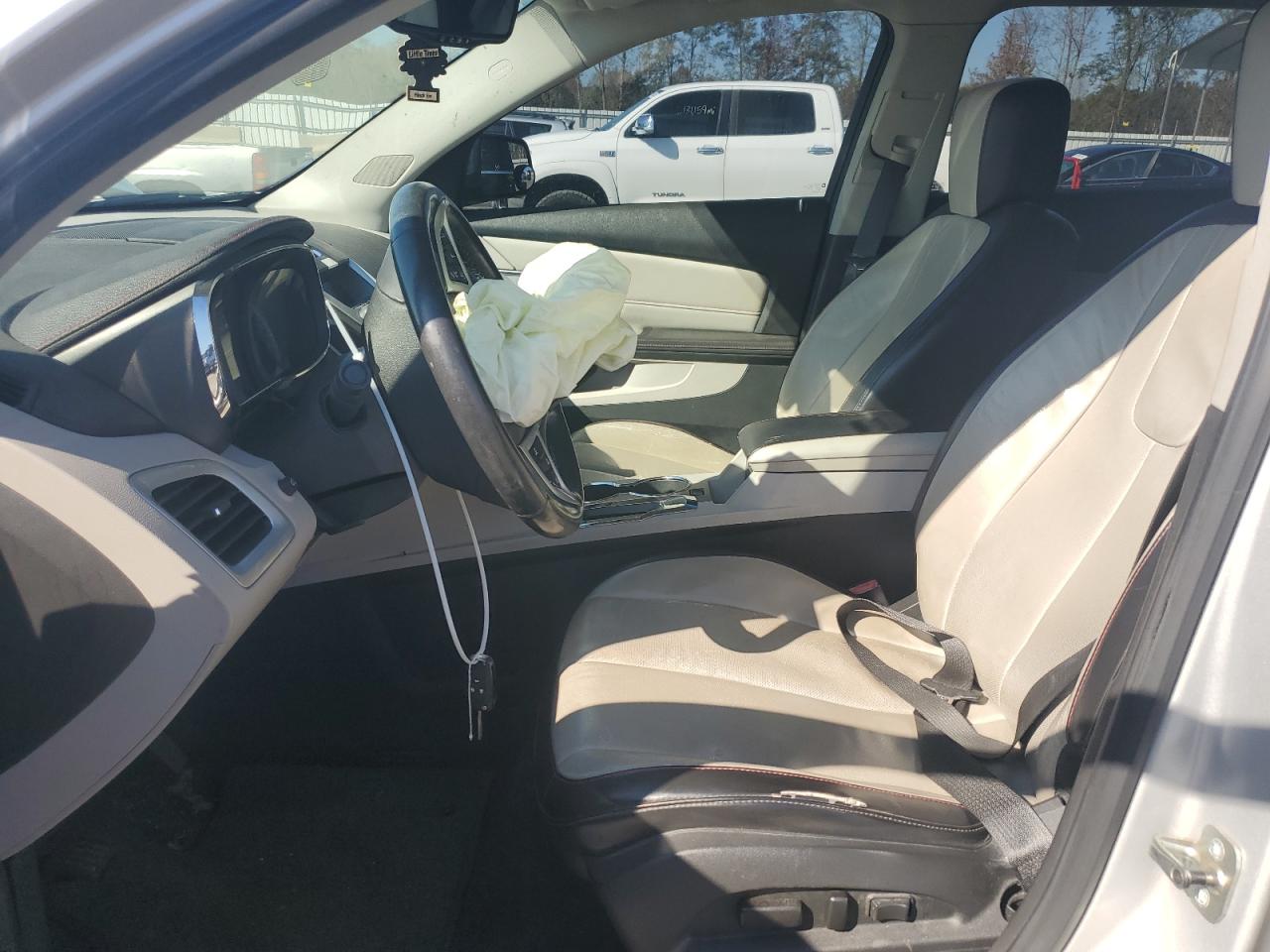 2010 GMC Terrain - Image 7