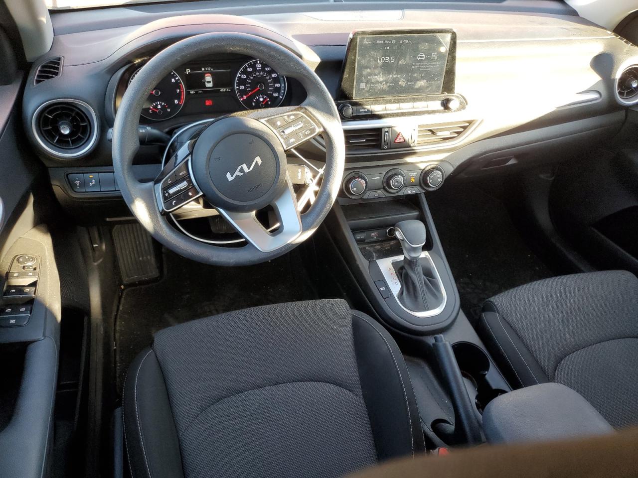 2022 Kia Forte - Image 8