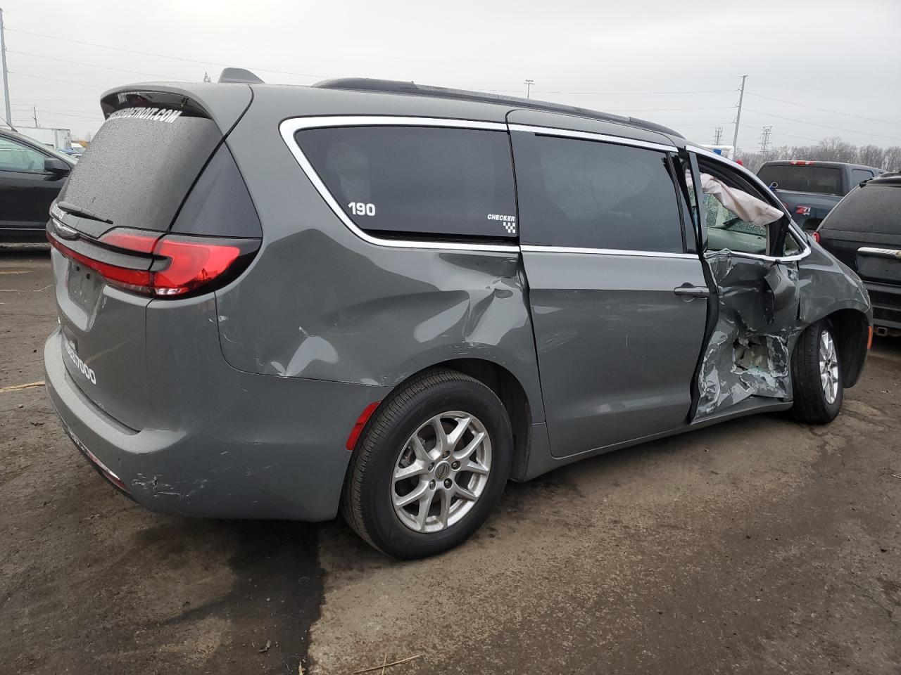 2022 Chrysler Pacifica - Image 3