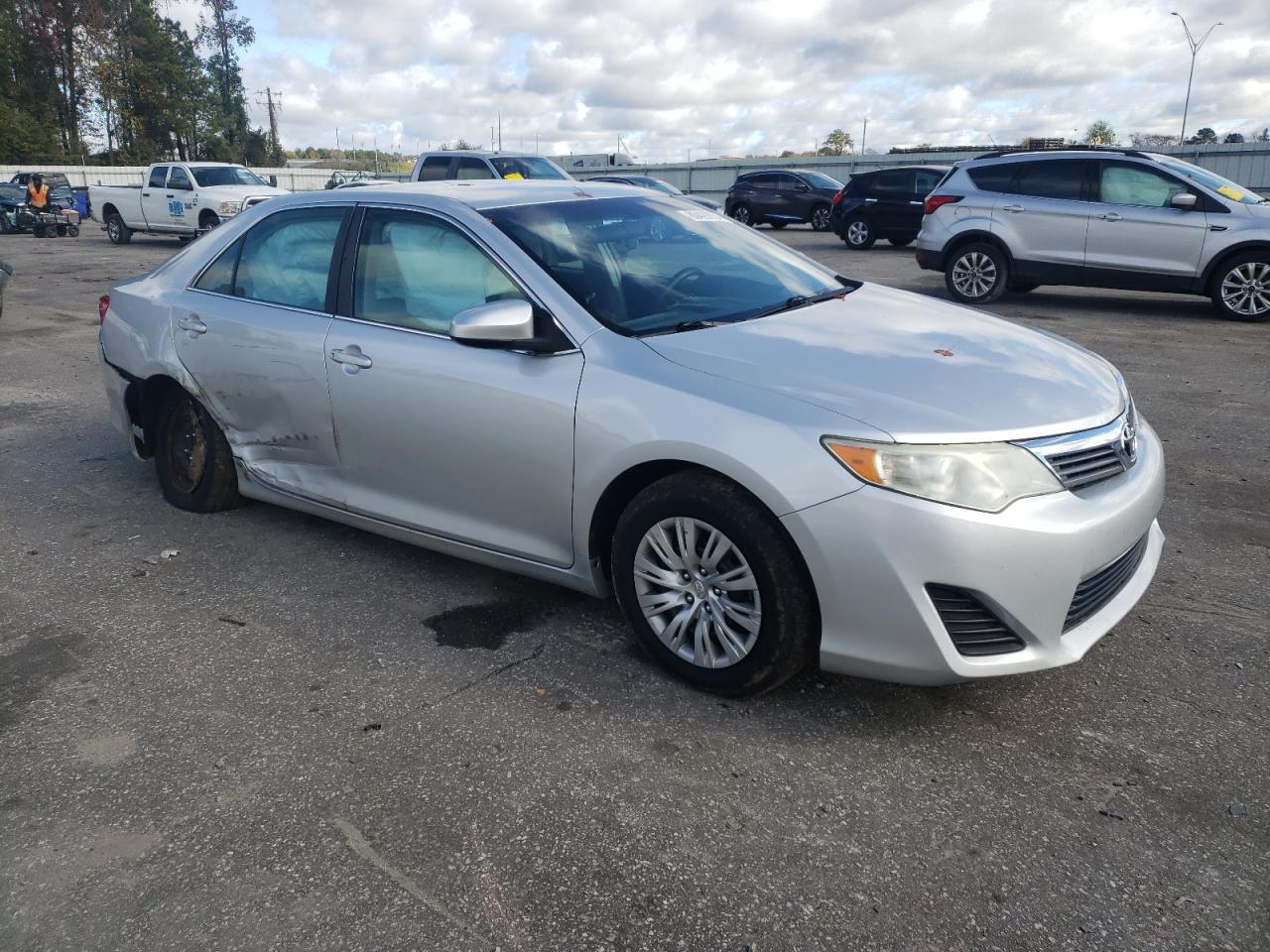 VIN 4T1BF1FK2EU767186 2014 TOYOTA CAMRY no.4