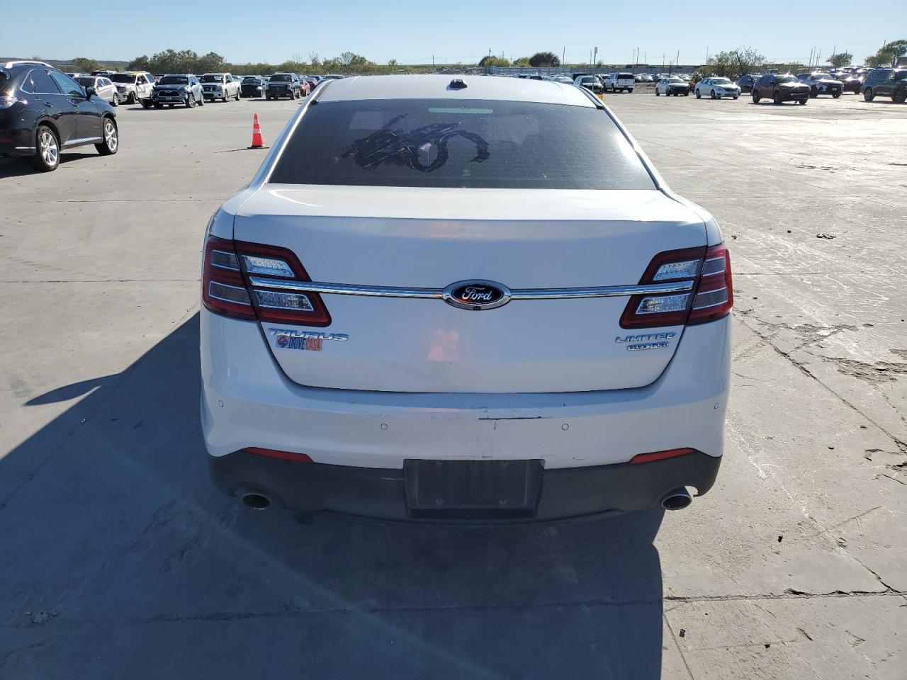 2015 Ford Taurus - Image 6