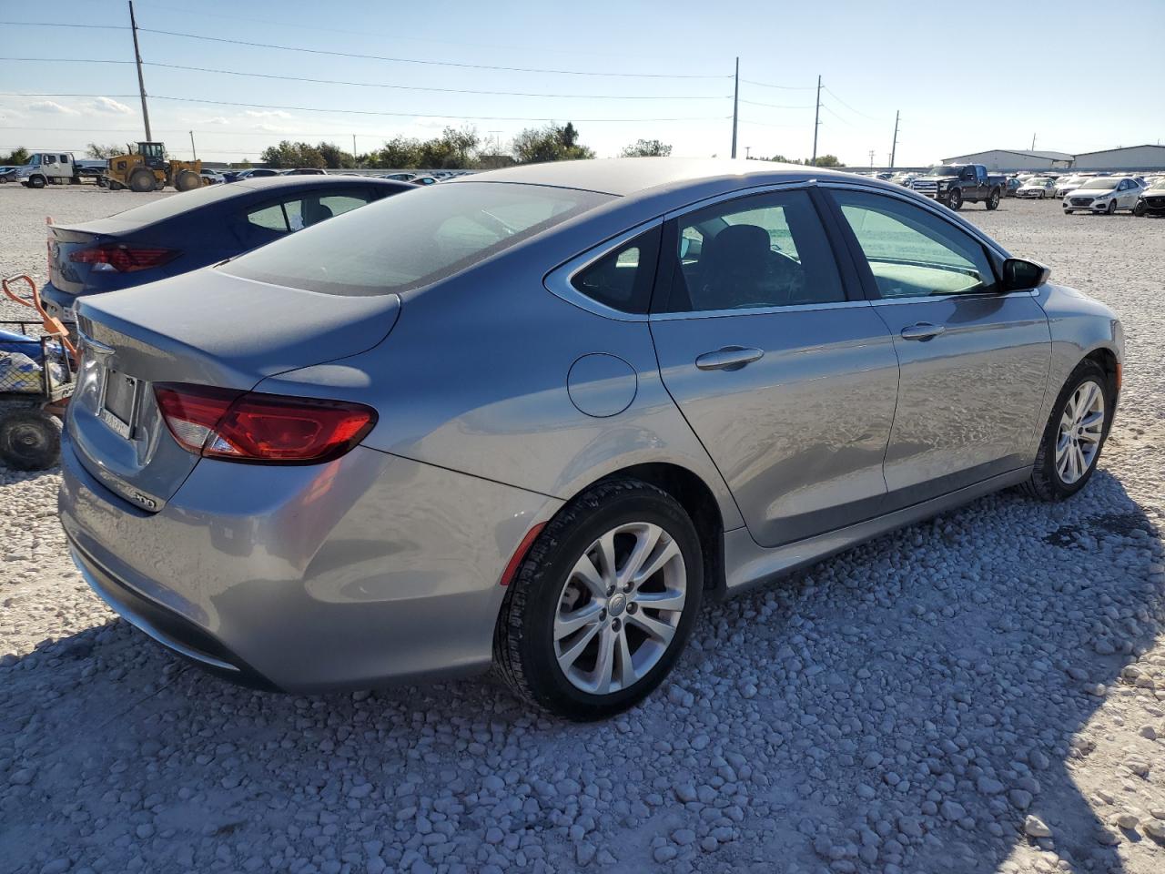 2016 Chrysler 200 - Image 3
