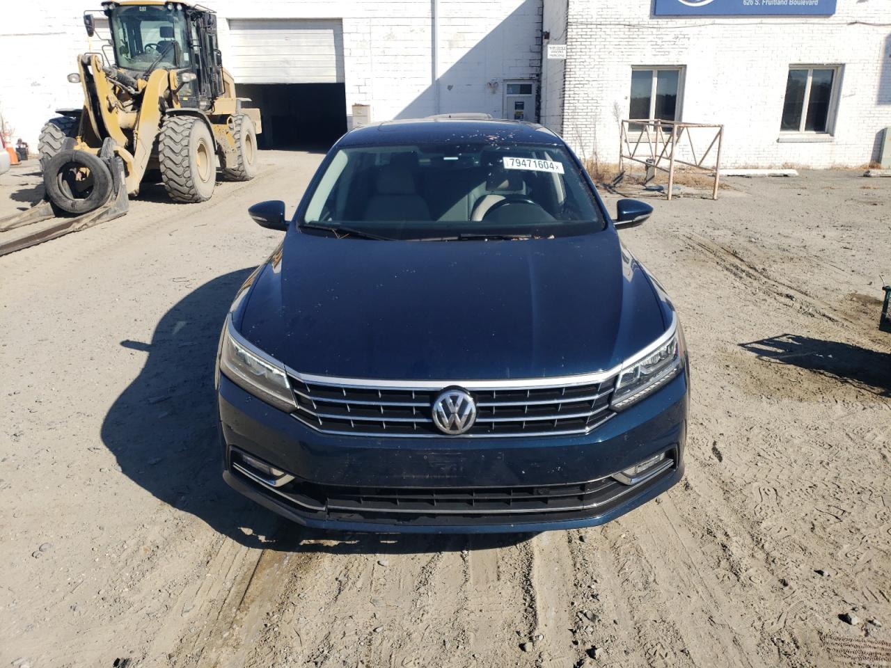 2018 Volkswagen Passat - Image 5