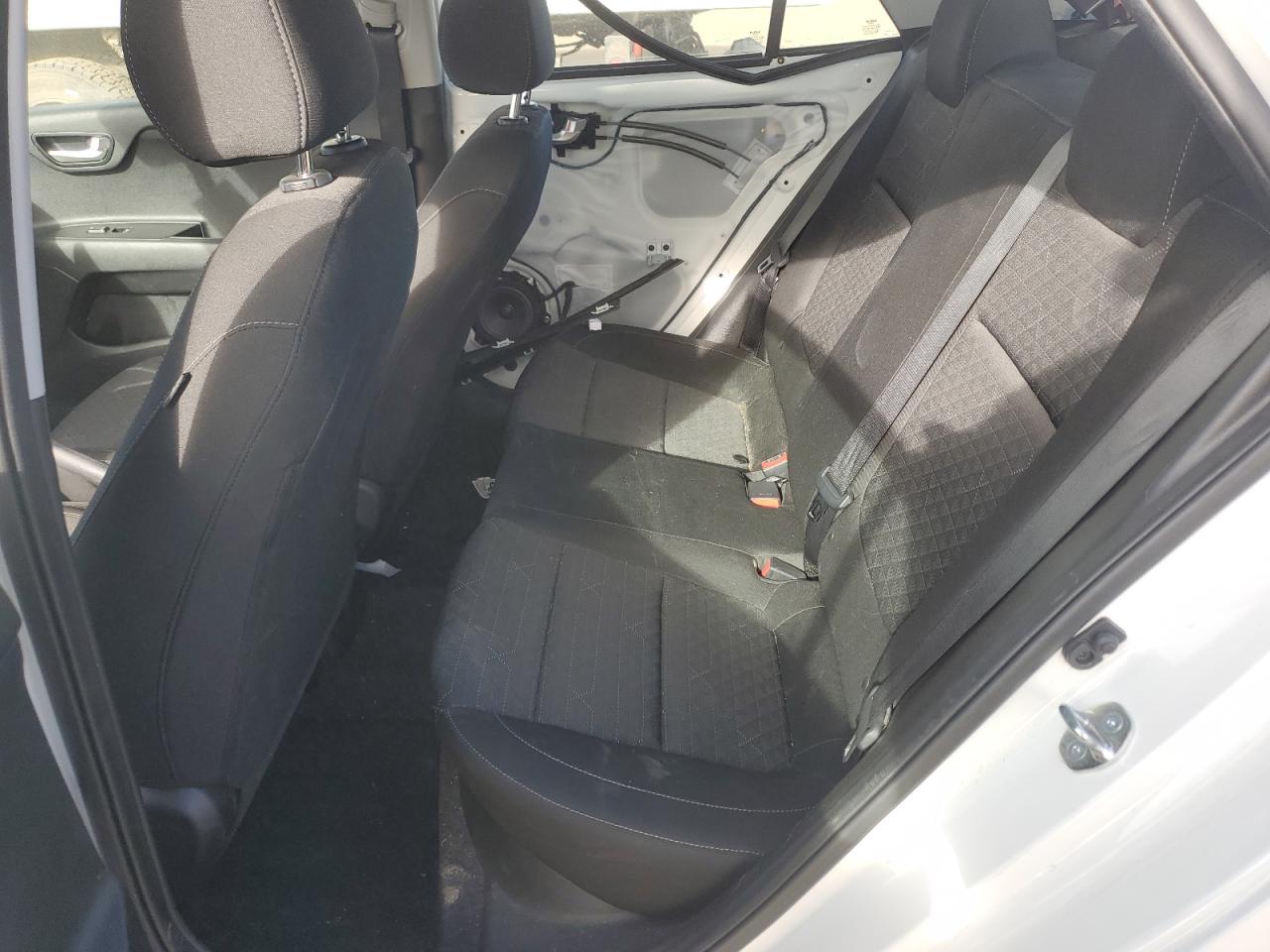 2023 Kia Rio - Image 10