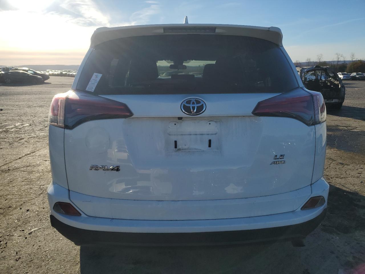 2018 Toyota RAV 4 - Image 6
